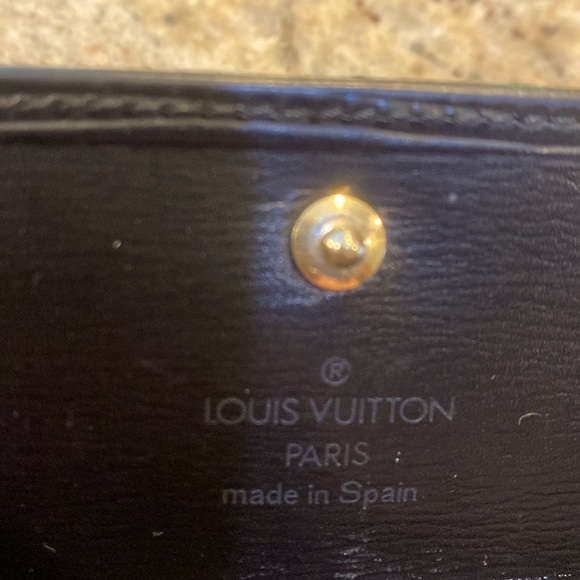 Louis Vuitton Black EPI Leather Sarah Wallet -Authenticated - Picture 9 of 16
